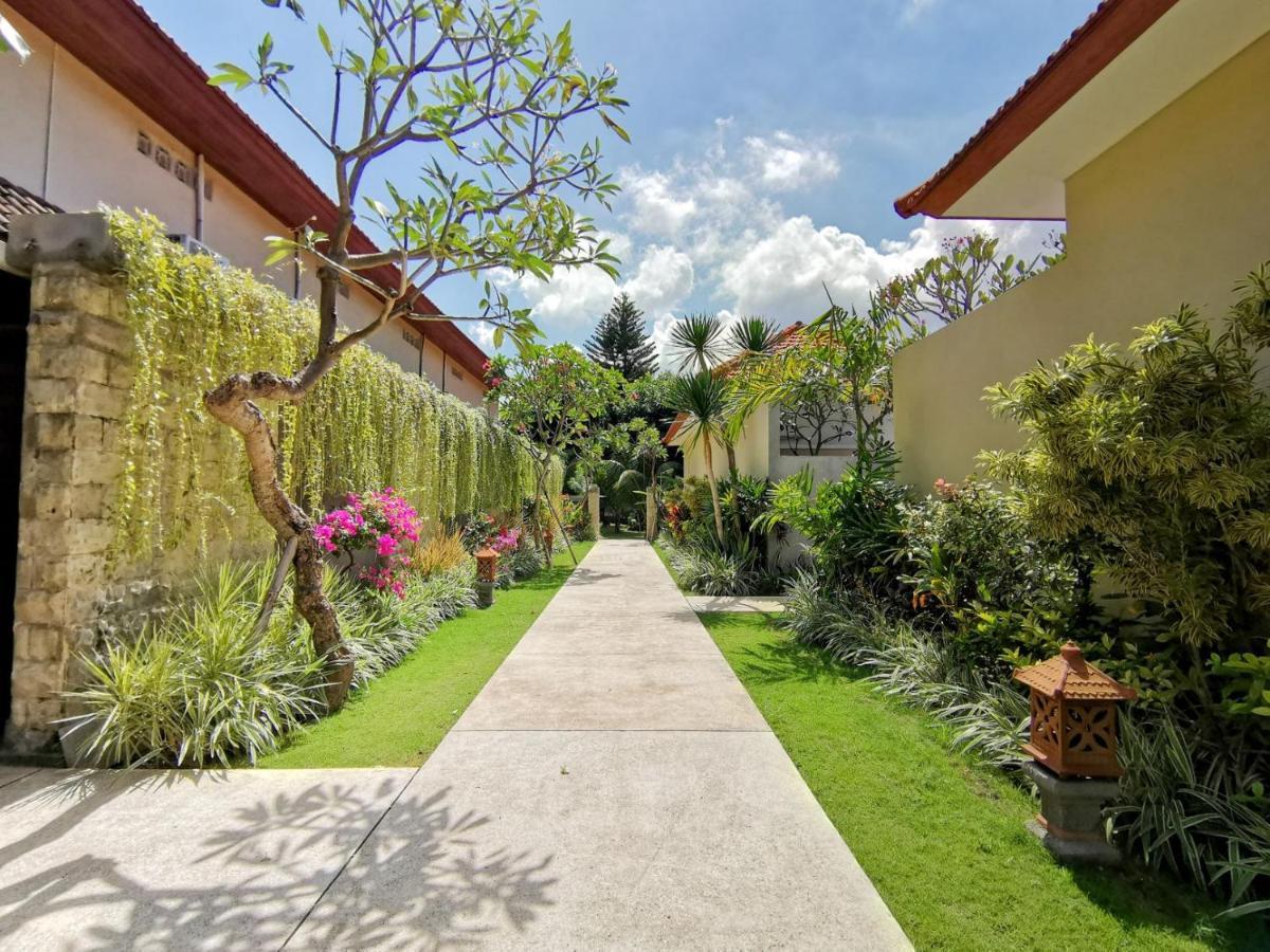 Kuta Puri Bungalows, Villas And Resort Exterior foto