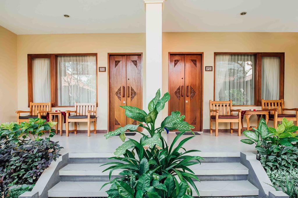 Kuta Puri Bungalows, Villas And Resort Exterior foto